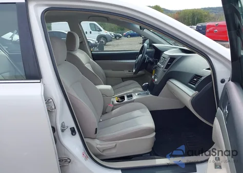 2013 Subaru Legacy 2.5I Premium из США, поврежденный, VIN 4S3BMBC67D3042937